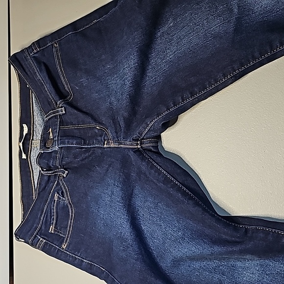 Levi's 711 dark wash 27x32 skinny jeans - Picture 5 of 8